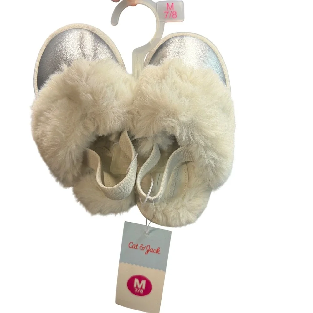 Cat & Jack Slippers Girls Medium 7/8 Silver Metallic Faux Fur Elastic Strap NEW‎